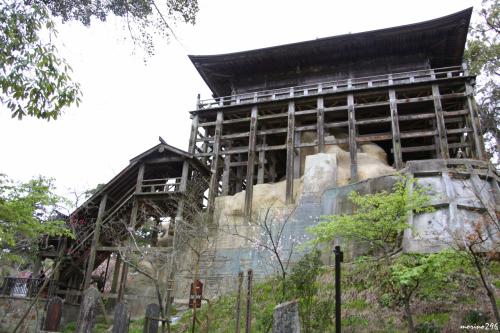 日本唯一の『四方懸造り』建築の笠森観音 | サラサホーム茂原のブログ